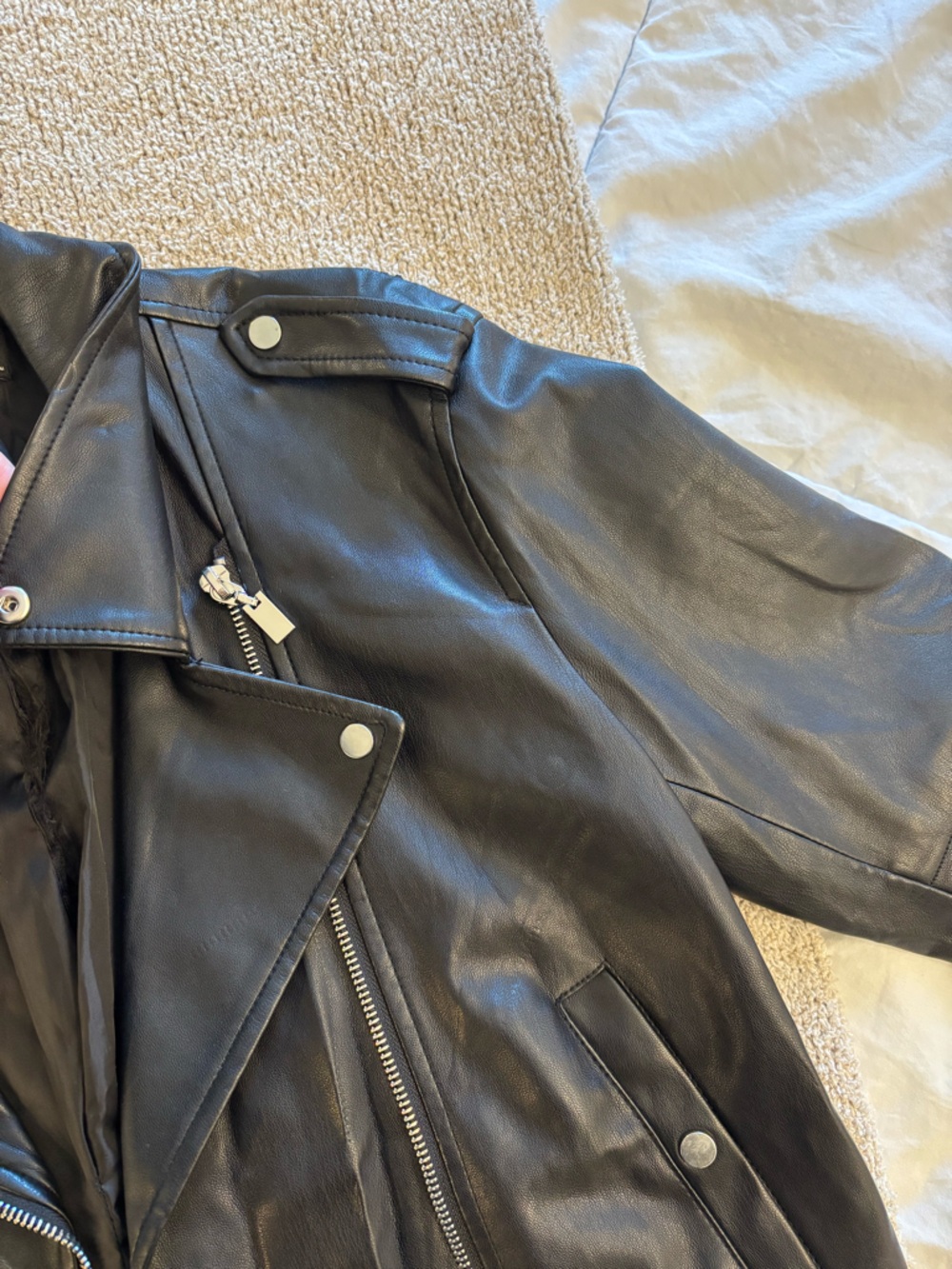 Leather jacket - Picture 4 of 11